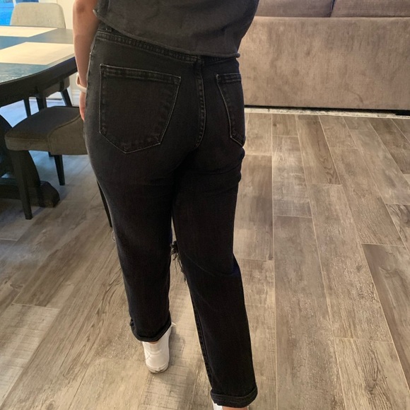 Baggy Mom Jean with Double Ripped Knees - Picture 4 of 10